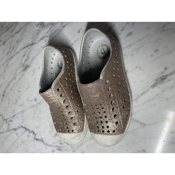 Native girls glitter pink slip on shoes size 10 - Picture 2 of 5